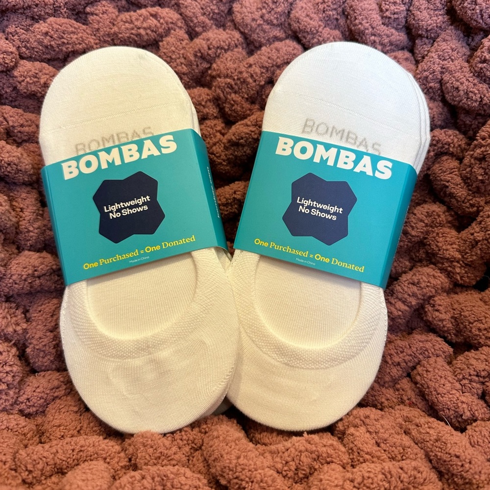 Bombas Lightweight no-show socks. Size small.